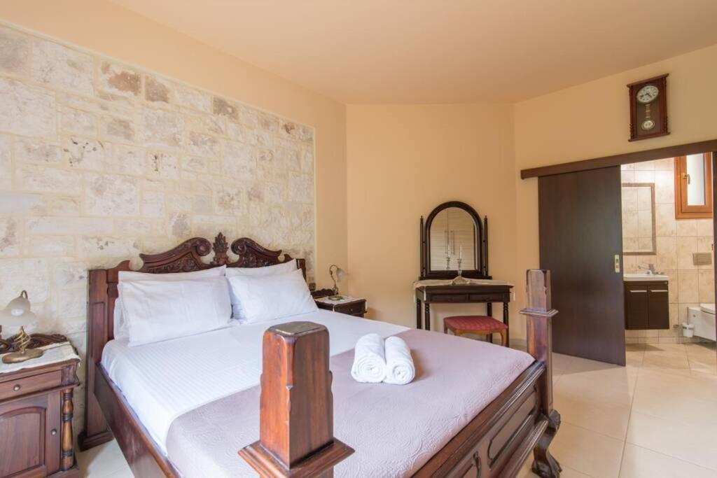 Heraklion Comfy House With Mountain View Ngoại thất bức ảnh