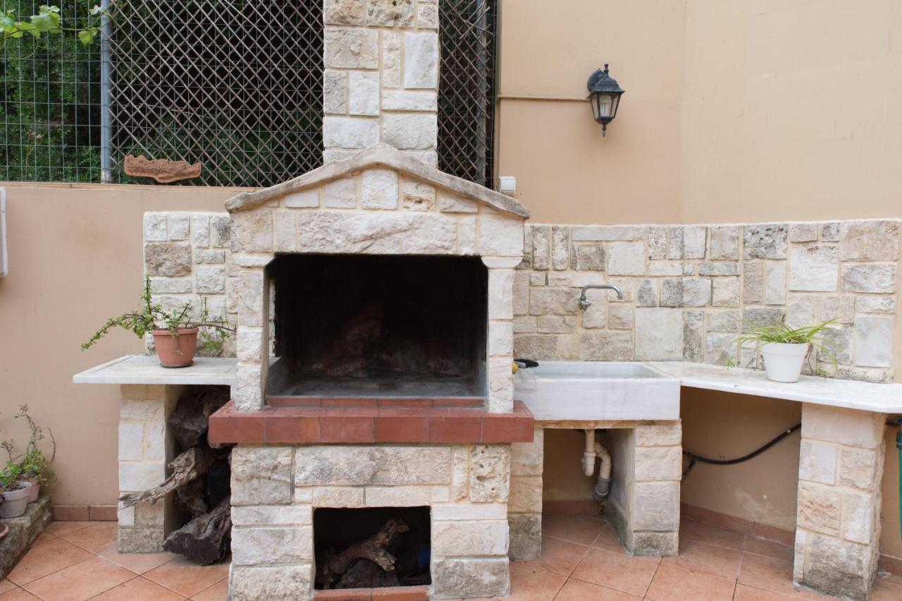 Heraklion Comfy House With Mountain View Ngoại thất bức ảnh