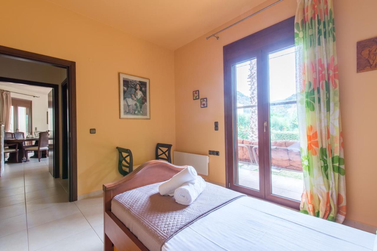 Heraklion Comfy House With Mountain View Ngoại thất bức ảnh