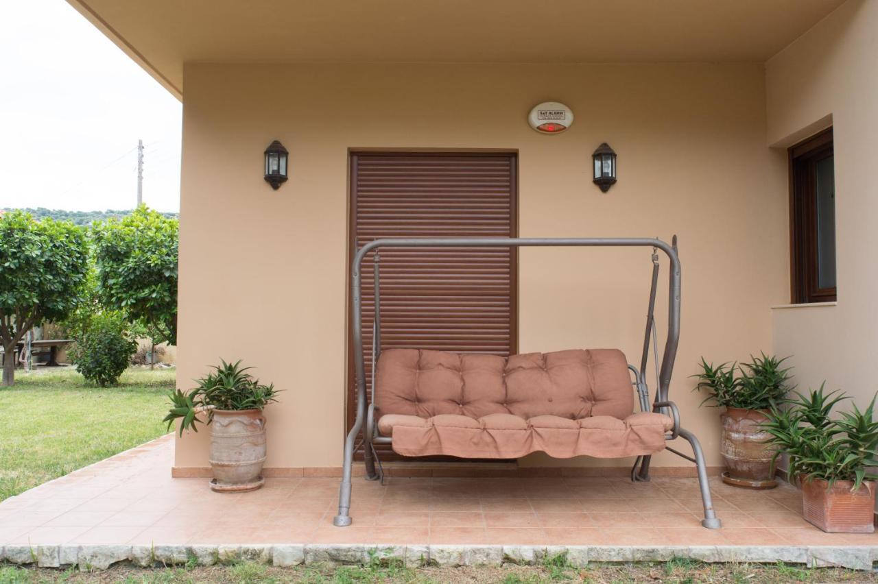 Heraklion Comfy House With Mountain View Ngoại thất bức ảnh